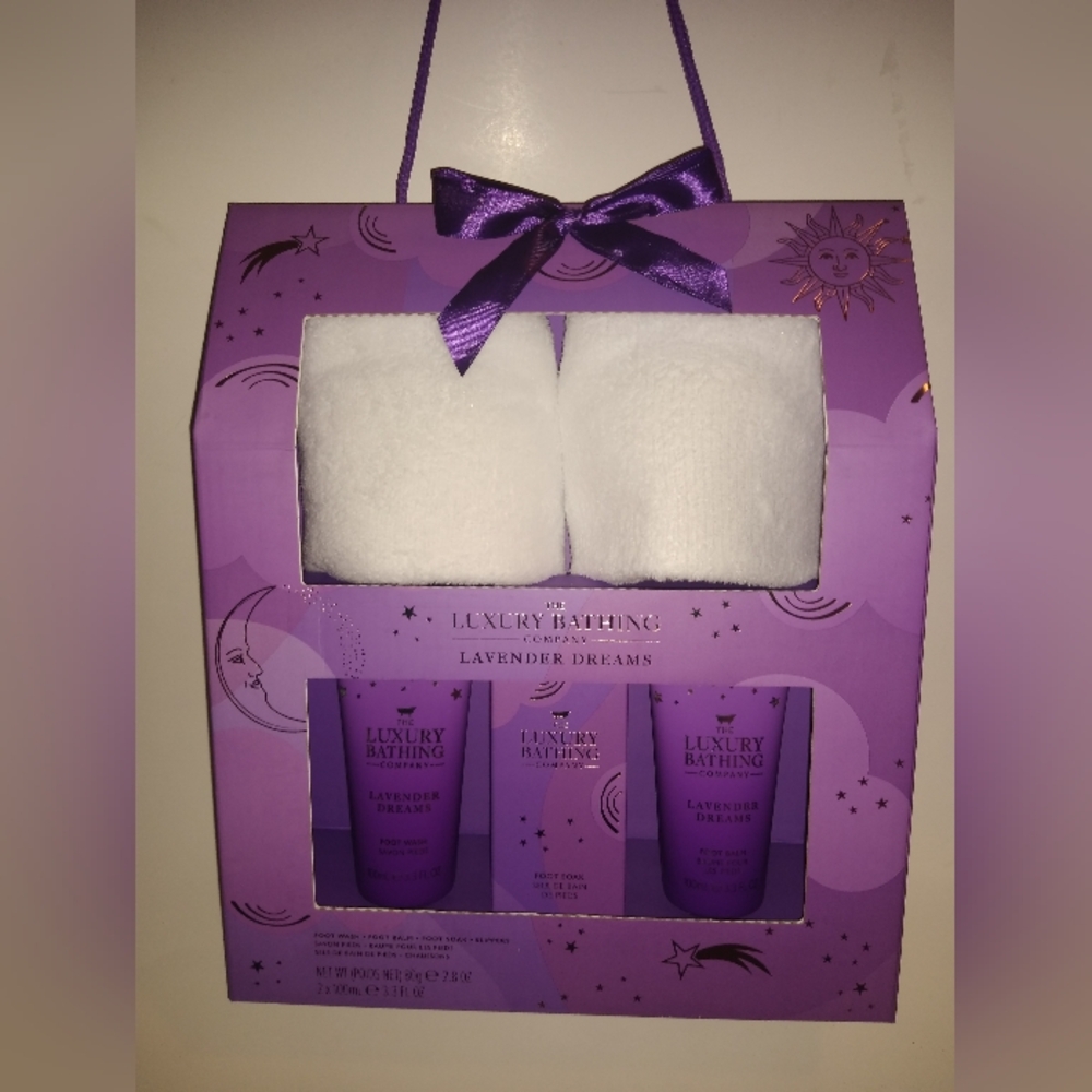 Luxury Bathing Company Lavender Dreams Foot Care Slipper Set